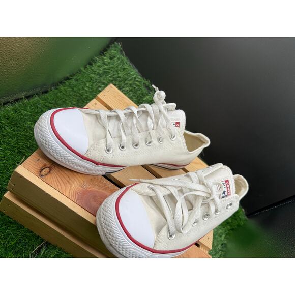 Converse-Chuck Taylor- Classic White- Low Tops- Size 7M/9W main image 5